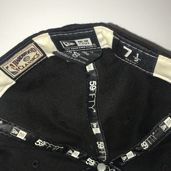 Vintage Miami Heat Hat Cap Retro Fitted Mens 7 1/2 Black Red New Era NBA HWC - Picture 6 of 8